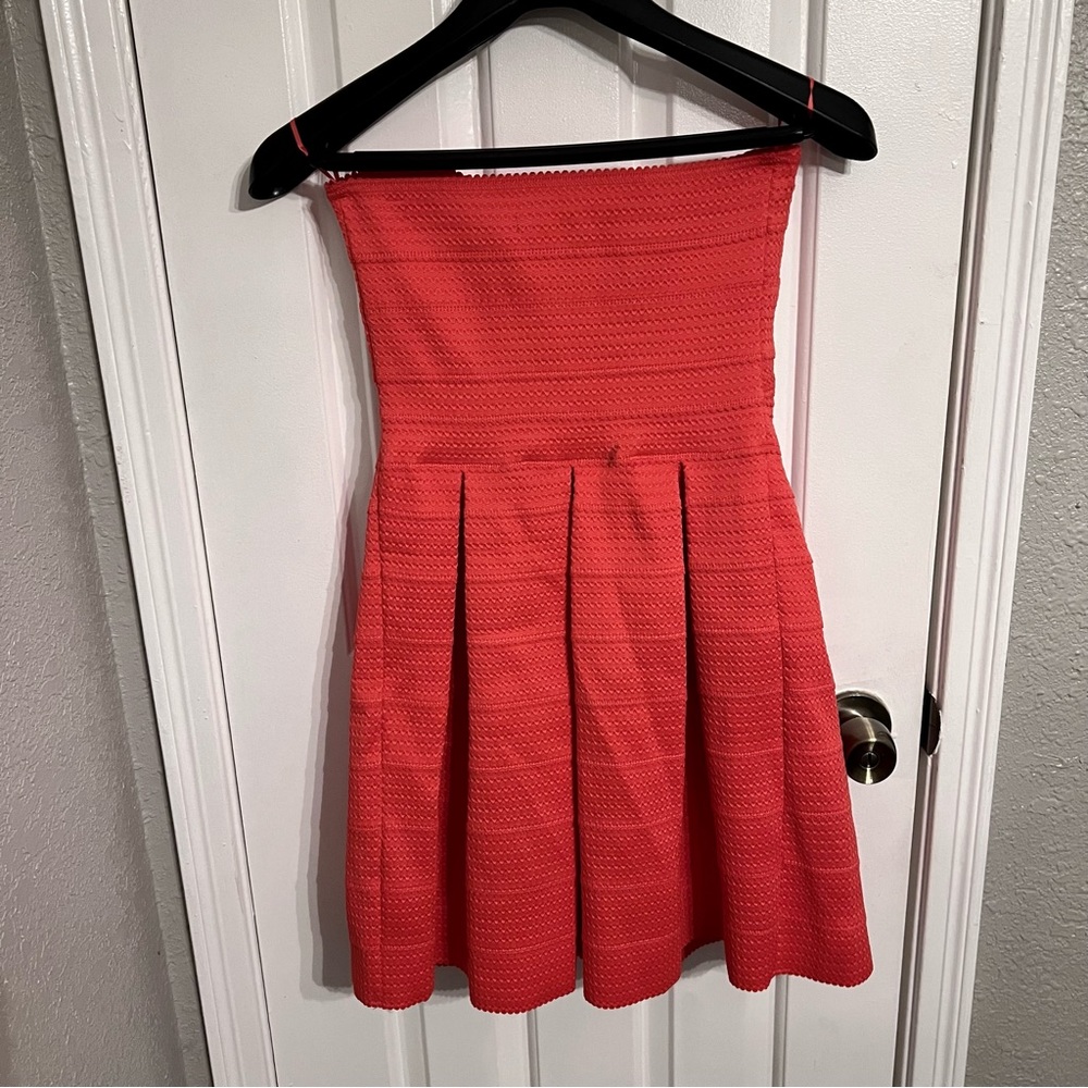 Express Coral Fit and Flare Dress with Scalloped Edges - S - Picture 3 of 4
